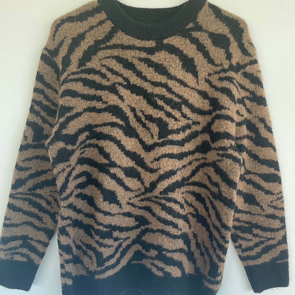 ZARA JACQUARD KNIT ANIMAL PRINT SWEATER COZY COPPER BLACK ZEBRA STRIPE